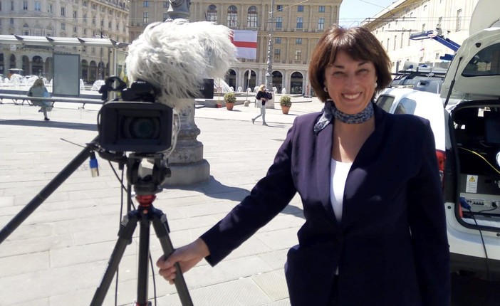 “Il nostro ciao per un addio mancato”: l’idea di Emanuela Pericu per ricordare chi ci ha lasciato a causa del coronavirus