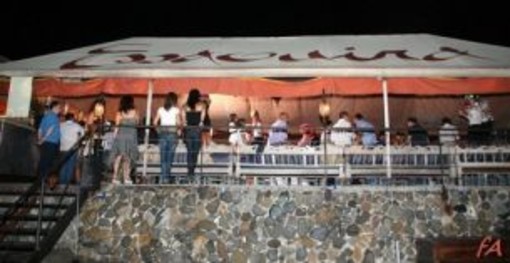 Albenga, il maltempo colpisce, ma non ferma, la discoteca Essauoira