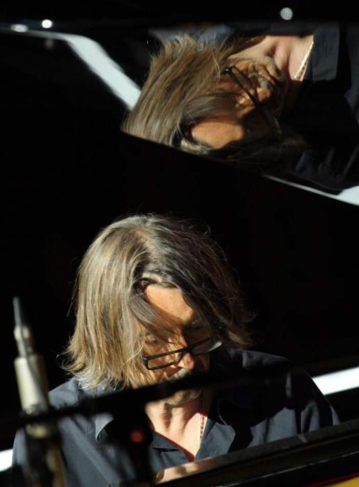 Enrico Pesce affascina e stupisce pubblico e Sindaco al Voxonus Festival di Albissola Marina