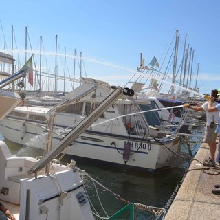 Esercitazione antincendio nel porto di Andora