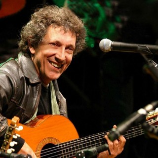 Albenga: show di Eugenio Bennato per "Fabbriche in concerto"