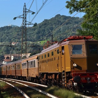 Un treno storico ad Andora per dire addio alla vecchia tratta Un treno storico ad Andora per dire addio alla vecchia tratta