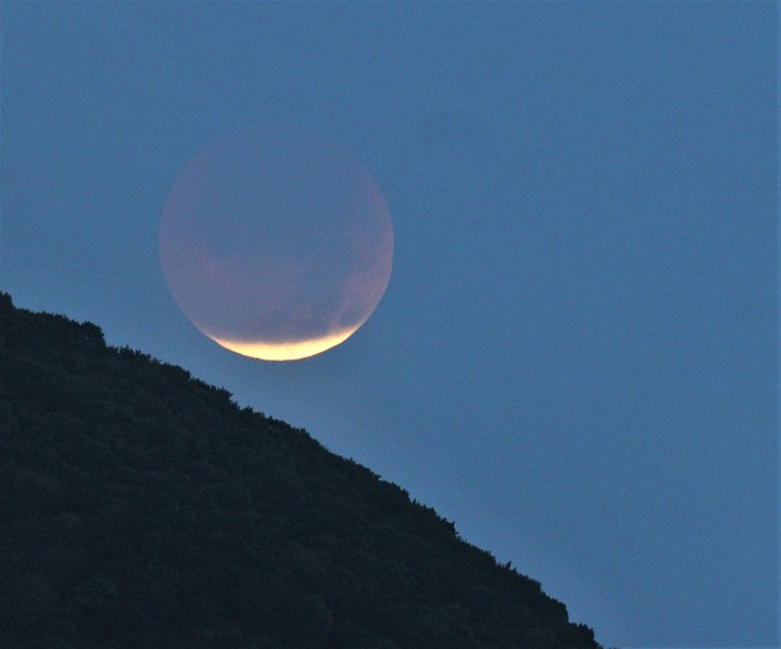 L’eclissi di Luna nelle meravigliose immagini dell’Associazione Astrofili Orione