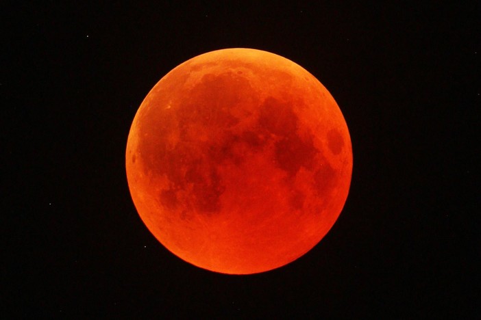 Il 7 settembre eclissi totale di luna: l’associazione Astrofili Orione organizza un’osservazione pubblica ai prati di San Bartolomeo