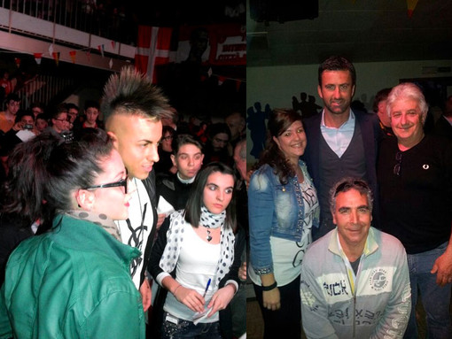 El Shaarawy (a sx) e Panucci (a dx) posano con alcuni tifosi