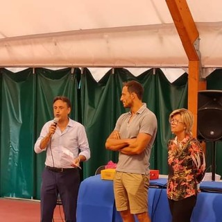 Giustenice, Matteo Aicardi ospite d'onore della festa di fine anno scolastico (FOTO)