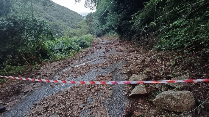 Fuoriuscita del Riobasco e frane a Ellera. Sindaco: "I commenti si sprecano ma tutte le diramazioni di allerta meteo vanno prese con la dovuta considerazione" (FOTO)