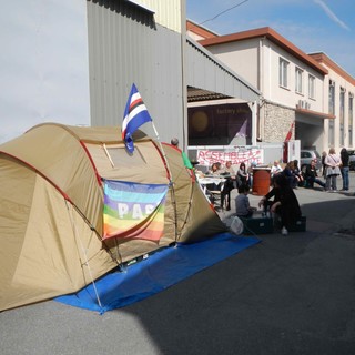 Albisola Superiore, l'Associazione Bagni Marini organizza un concerto di solidarietà per i lavoratori della FAC
