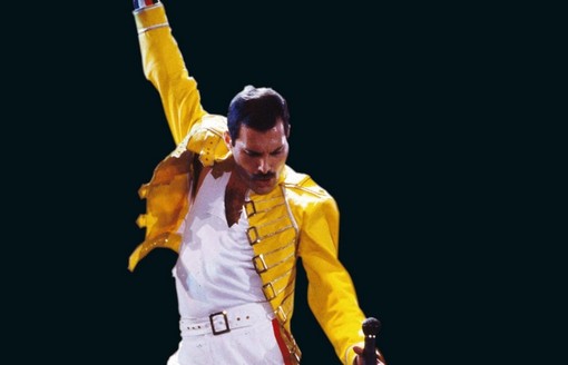 Cairo "canta" con i Queen: torna a grandissima richiesta "Bohemian Rhapsody" Cairo "canta" con i Queen: torna a grandissima richiesta "Bohemian Rhapsody"