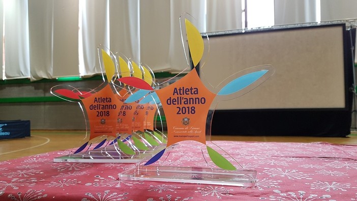 Loano, al PalaGarassini la "Festa della Scuola e dello Sport". Premiati i giovani "Atleti dell'anno"