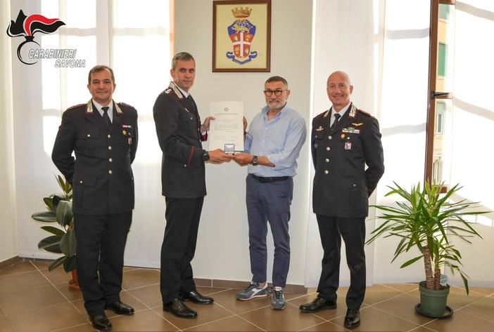 Alluvione 2016 a Cisano sul Neva, il luogotenente dei Carabinieri La Monaca insignito della Medaglia d’oro al merito civile Alluvione 2016 a Cisano sul Neva, il luogotenente dei Carabinieri La Monaca insignito della Medaglia d’oro al merito civile