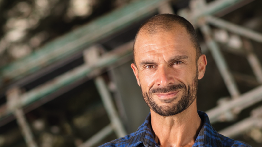 Fabio Genovesi arriva a Loano e Finale con l'ultimo romanzo "Oro puro"