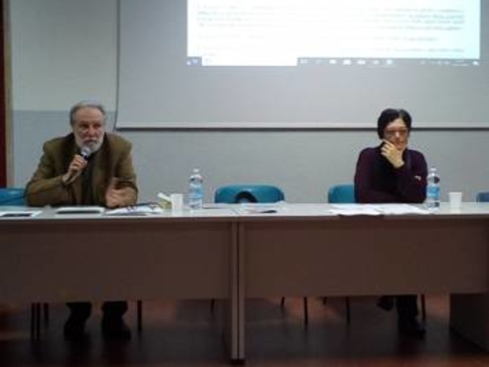 Finale Ligure, al liceo "Issel" una conferenza su Aldo Manuzio Finale Ligure, al liceo "Issel" una conferenza su Aldo Manuzio