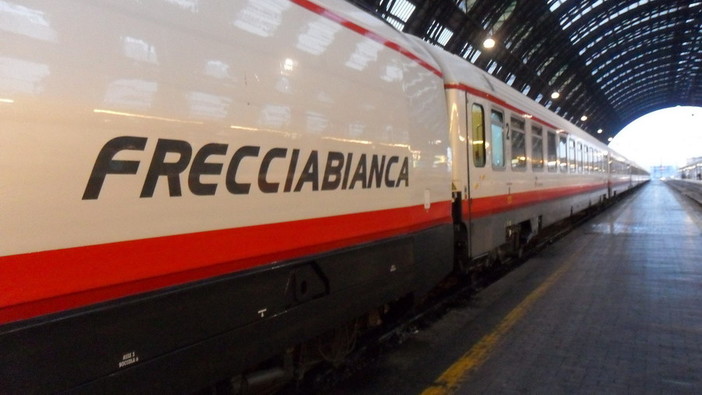 Treni, anche a ponente i convogli "Frecciabianca" sugli Intercity per Milano