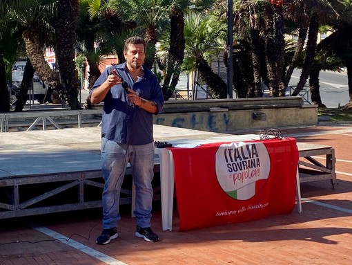 Nappi (Italia Sovrana e Popolare) ad Albenga: “Il 25 settembre mettete la croce sul nostro simbolo, per non far portare quella croce ai nostri figli”