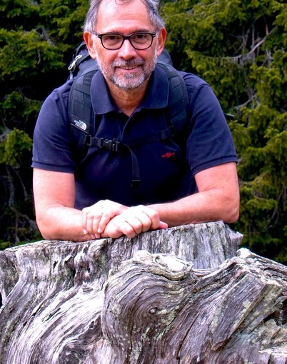 Loano, rassegna “Libri sotto l’albero” in biblioteca, il 29 dicembre l’autore Franco Faggiani presenta “Tutto il cielo che serve”