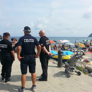 Spiagge sicure a Laigueglia, il sindaco firma il Protocollo di Intesa
