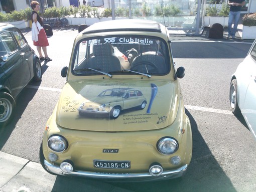 Albenga: "Made in Italy" sotto le torri. In arrivo il 4° Raduno delle Fiat 500
