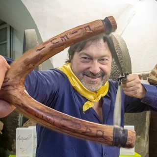 Sigfrido Ranucci sceglie la Fionda dei Fieui di caruggi per lanciare le nuove puntate di Report (FOTO)
