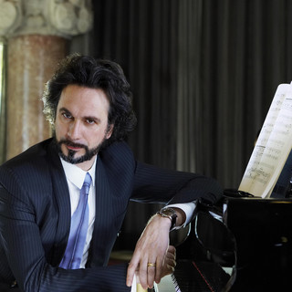 Andora, il tenore Fabio Armiliato presenta il suo libro "Una vita in canto" Andora, il tenore Fabio Armiliato presenta il suo libro "Una vita in canto"