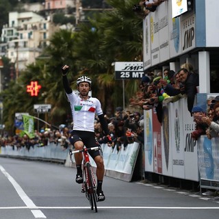 Trofeo Laigueglia, "la forza del coraggio", Felline vince per distacco in maglia azzurra