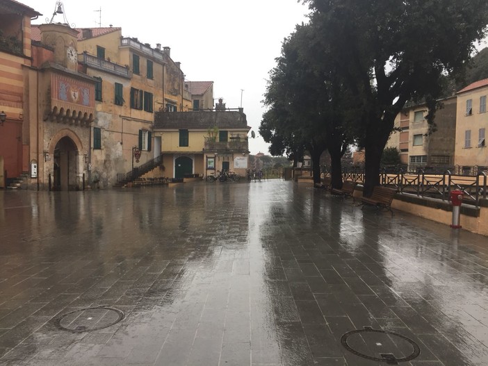 Piazza di Porta Testa a Finalborgo: quali rischi in caso di forti piogge? Piazza di Porta Testa a Finalborgo: quali rischi in caso di forti piogge?