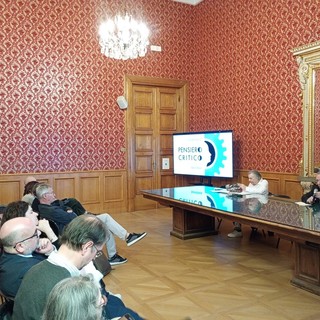 Savona, successo per l'incontro nella sala Rossa del Comune con carlo Freccero e Boni Castellane