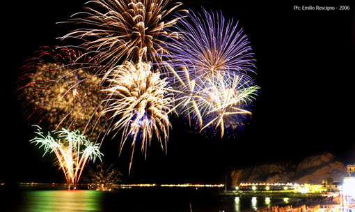 Carneval estivo, arte, cabaret e karaoke per la settimana di Ferragosto ad Andora Carneval estivo, arte, cabaret e karaoke per la settimana di Ferragosto ad Andora