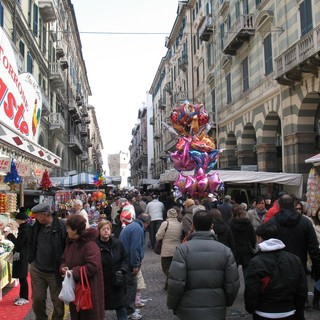 La crisi colpisce ancora, Savona dice addio al Mercatino dell’Antiquariato, alla Fiera della Natività di Maria e alla Fiera del Libro