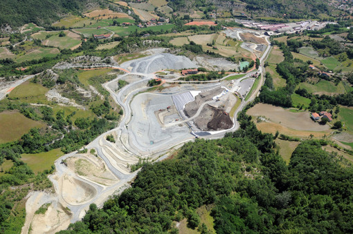 "Economia Circolare": visita alla discarica sostenibile per l'Istituto Patetta di Cairo "Economia Circolare": visita alla discarica sostenibile per l'Istituto Patetta di Cairo