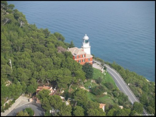 Successo e adesione per le iniziative con il FAI, complete le prenotazioni per il faro di Capo Mele