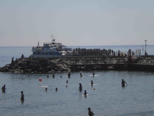 Collegamenti ed escursioni via mare potenziano l’offerta turistica di Laigueglia “borgo più bello d'Italia”