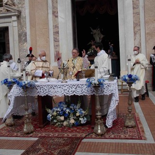 Festa della Madonna della Misericordia, il vescovo Marino: "Alzare lo sguardo come Maria per ritrovare la fraternità e credere in un mondo nuovo"