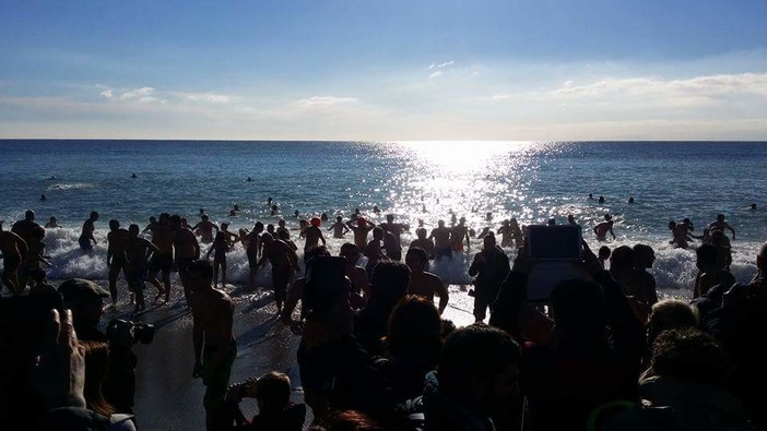 Finale Ligure: epifania con il cimento invernale sul lungomare Migliorini Finale Ligure: epifania con il cimento invernale sul lungomare Migliorini