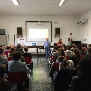 Albenga, gli studenti del Liceo Bruno "imprenditori di loro stessi" con il progetto della fondazione "Color Your Life"