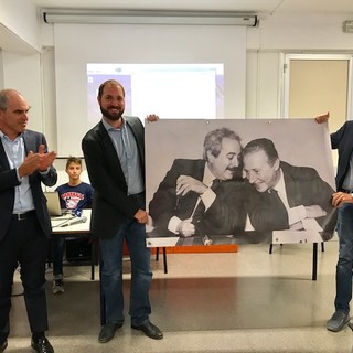Albenga: donato alle scuole di via degli Orti un ritratto di Falcone e Borsellino (FOTOgallery)