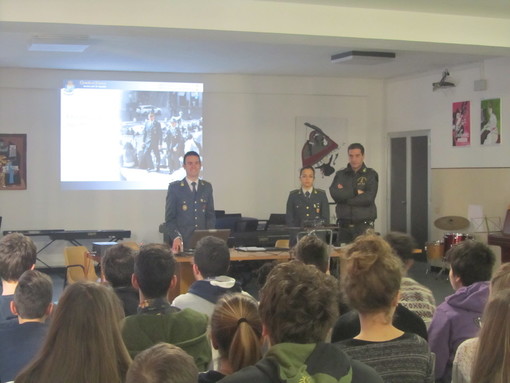 Educazione alla legalità economica, le Fiamme Gialle incontrano gli studenti della &quot;Guidobono&quot; di Savona