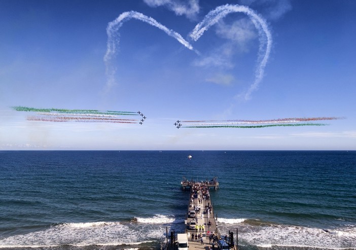 Alassio "con il naso all'insù": il 3 e 4 ottobre arrivano le Frecce Tricolori Alassio "con il naso all'insù": il 3 e 4 ottobre arrivano le Frecce Tricolori
