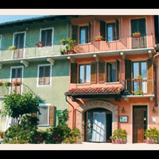 Liguri alla scoperta dei vini piemontesi a la "Tenuta La Pergola", una delle aziende più antiche d'Italia