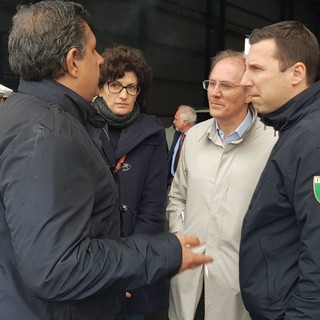 Incendio in porto a Savona: i presidenti Signorini e Toti incontrano le istituzioni e gli operatori