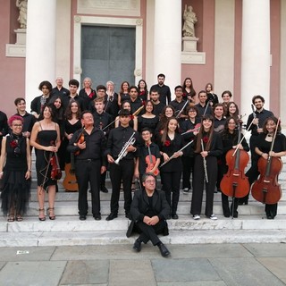 La OpenOrchestra diretta da Marco Reghezza ad Alassio col violinista Volodymyr Baran