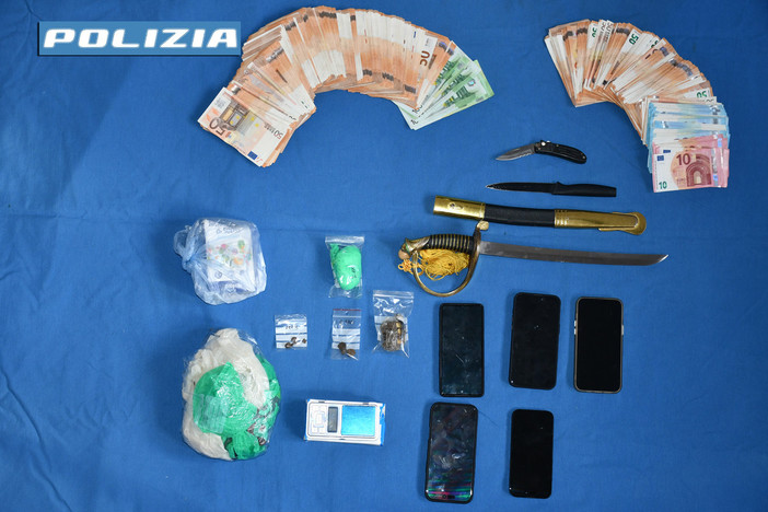 Si vantava sui social di controllare la "sua" zona di spaccio: arrestato un 37enne marocchino Si vantava sui social di controllare la "sua" zona di spaccio: arrestato un 37enne marocchino
