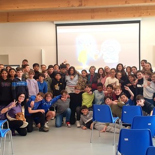 Alassio, dall'unione consapevole di fiori eduli e studenti nasce il primo esempio italiano di "segnaletica emozionale" Alassio, dall'unione consapevole di fiori eduli e studenti nasce il primo esempio italiano di "segnaletica emozionale"
