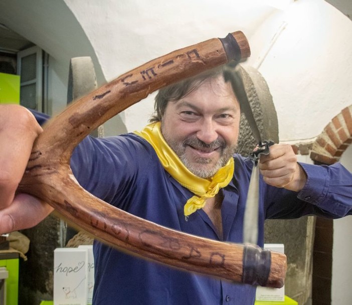 Sigfrido Ranucci sceglie la Fionda dei Fieui di caruggi per lanciare le nuove puntate di Report (FOTO)