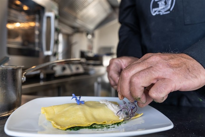 La video ricetta dell’Ittiturismo Isola del Porto di Alassio: “Cefalo dorino con crema di Borragine” La video ricetta dell’Ittiturismo Isola del Porto di Alassio: “Cefalo dorino con crema di Borragine”