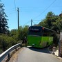 Varazze, Flixbus incastrato a Campomarzio: intervento dei vigili del fuoco
