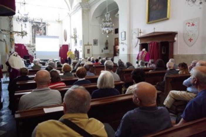 La chiesa di San Pietro di Ferrania, il giorno del convegno (foto di Renato Breviglieri tratta dal sito della Società Savonese di Storia Patria) La chiesa di San Pietro di Ferrania, il giorno del convegno (foto di Renato Breviglieri tratta dal sito della Società Savonese di Storia Patria)