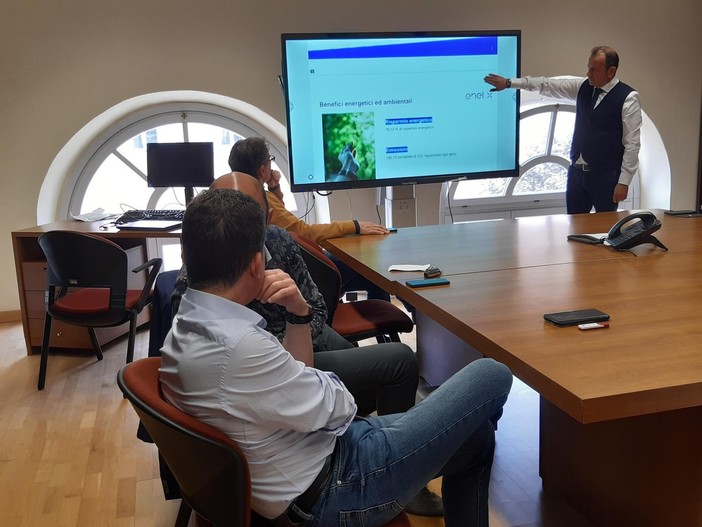 Cairo, parte la "rivoluzione luminosa": un progetto da 6 milioni per un'illuminazione più efficiente e smart