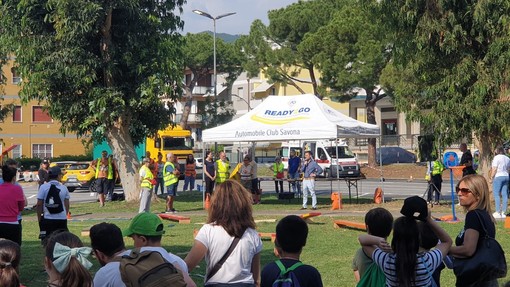 Loano, 383 bambini delle scuole al parco Don Leone Grossi per la Festa della Legalità Loano, 383 bambini delle scuole al parco Don Leone Grossi per la Festa della Legalità