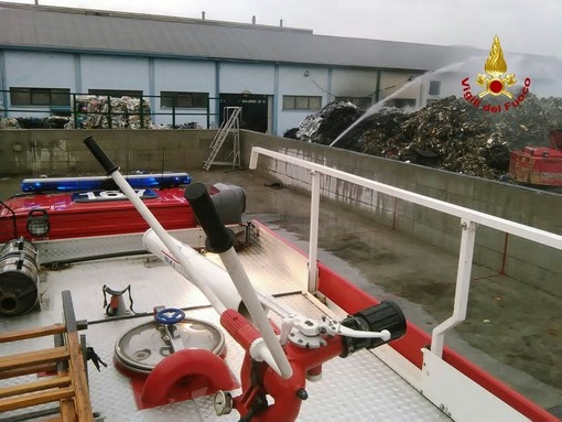 Cairo, Lambertini: "Le centraline non rilevano sostanze inquinanti presso FG Riciclaggi" Cairo, Lambertini: "Le centraline non rilevano sostanze inquinanti presso FG Riciclaggi"